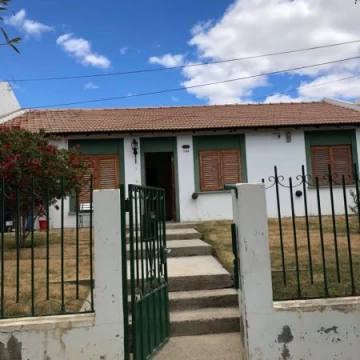 Casa en venta Ingeniero Gruneisen 4 ambientes