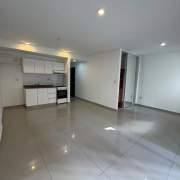 Venta de luminoso monoambiente divisible c/ Full Amenities, Almagro, Capital Federal