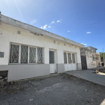 VENTA DE CASA 3 AMBIENTES EN CENTRO, CALETA OLIVIA