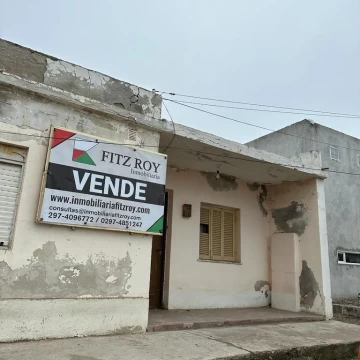 VENTA DE CASA EN CENTRO, TERRENO DE 410M2, CALETA OLIVIA