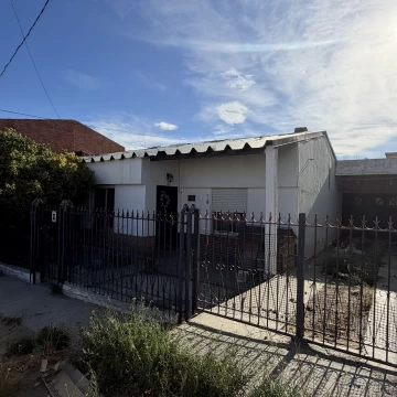 VENTA de Casa 3 AMBIENTES en MUTUAL, CALETA OLIVIA. 