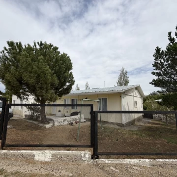 Venta de Casa 4 AMBIENTES + DEPENDENCIA en CAÑADON SECO