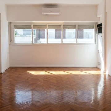 Departamento en Venta de 3 amb c/ dependencia amplio y luminoso en Recoleta