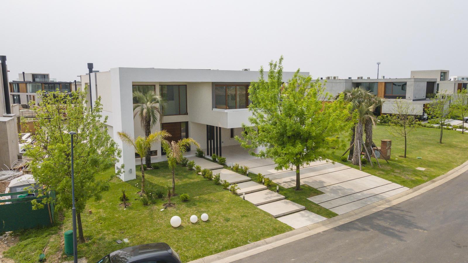 image 100