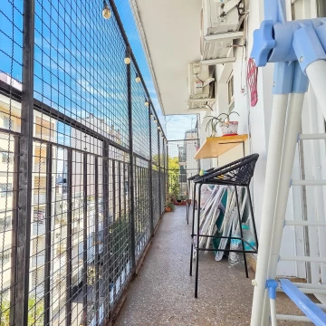 Venta depto 4 ambientes , con balcón al frente - Flores 