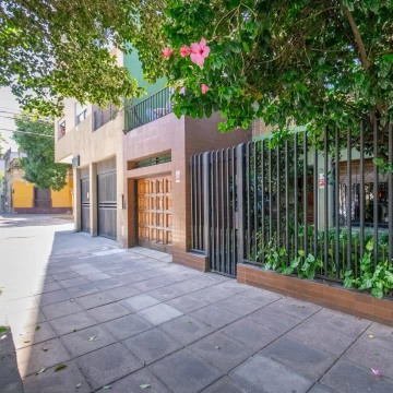 Casa 7 ambientes-4 dormis-Quincho-Cochera-Patio-Terraza-Dependencia (Floresta-Velez Sarsfield)