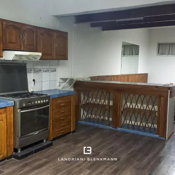 Casa a la venta en calle Domuyo 1386