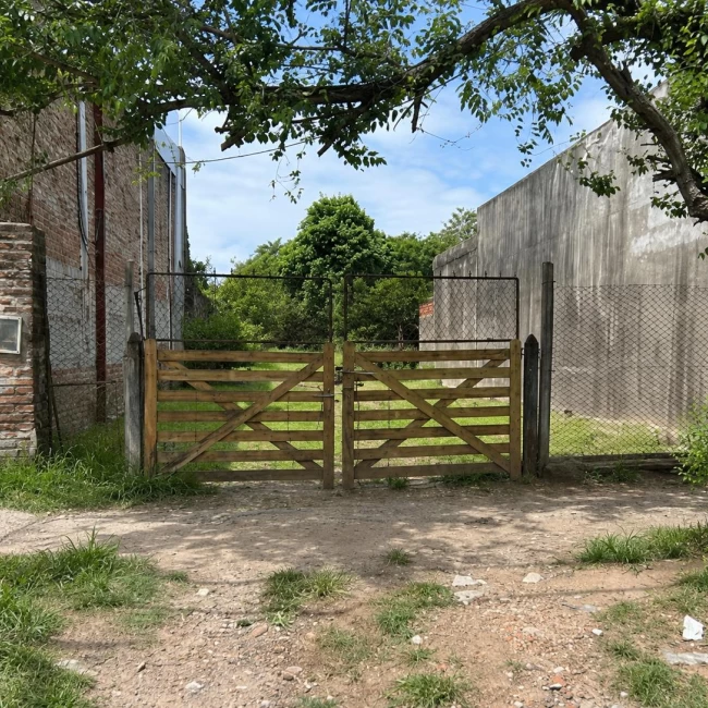 Terreno amplio en Zona Comercial / Industrial de Moreno