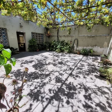 Venta - Casa Familiar con gran espacio para autos!