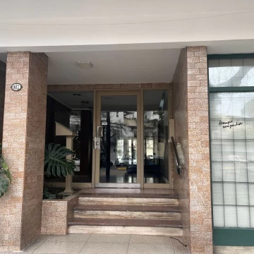Espacioso 3 amb con balcon al frente Colegiales