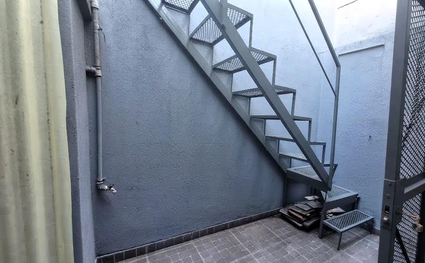 Patio acceso a terraza