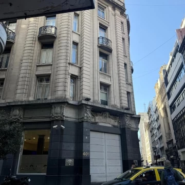 Edificio histórico en venta o alquiler! Muchos detalles y en excelente estado.