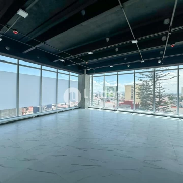 OFICINAS EN VENTA EN TORRE ALBERTINA, ZONA LA PAZ