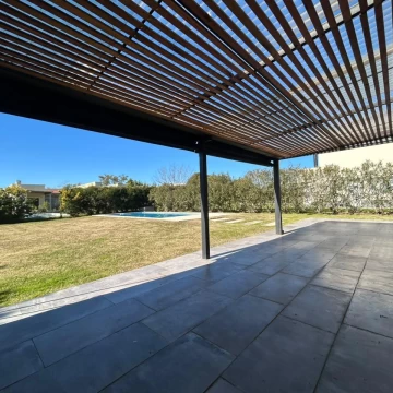Casa Venta 3 dorm   dep Hermoso Jardin Parquizado Piscina - Lista para mudarse Escobar