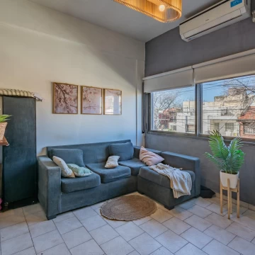 Venta - PH - 3 Ambientes - Terraza - Luminoso - Liniers - Permuta