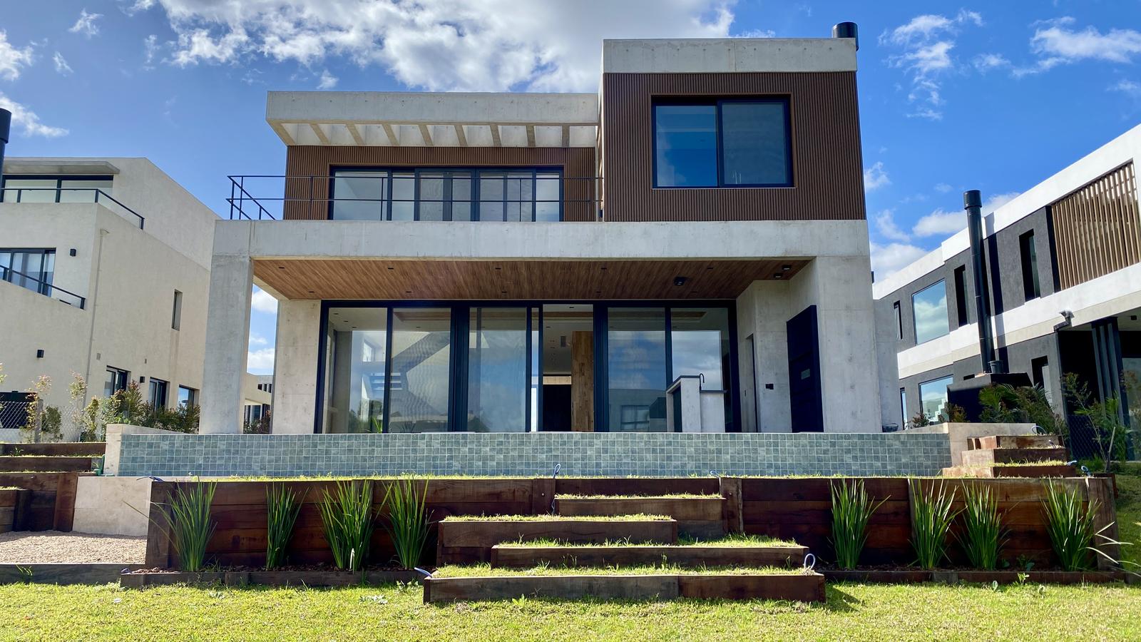 CASA EN EL YACHT NORDELTA EN VENTA - 460 M2 - A ESTRENAR - 5