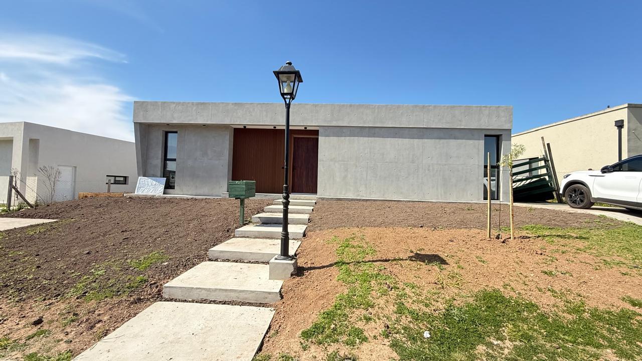 Casa en Venta 3 dorm San Sebastian Area 12 - Principal