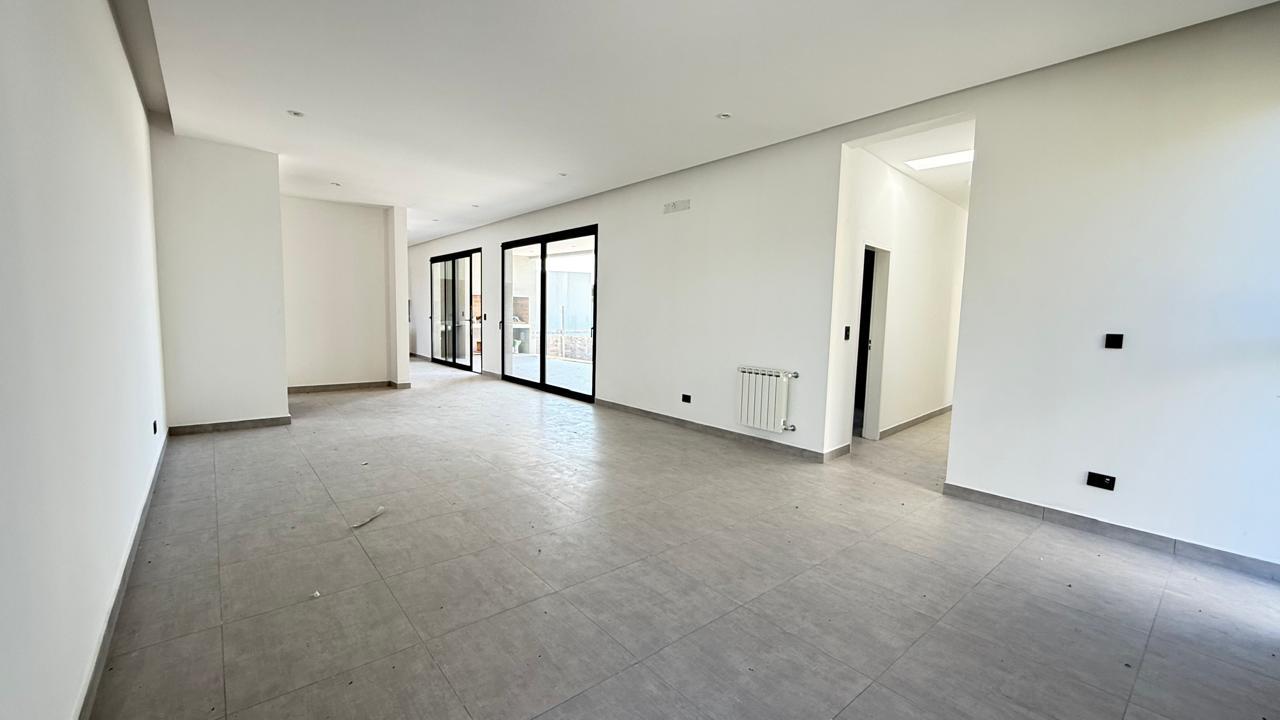 Casa en Venta 3 dorm San Sebastian Area 12 - 5