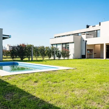 Casa en venta de 3 dormitorios, en Don Mateo, Funes