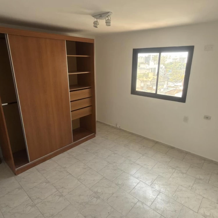 Alquiler Departamento  3 Dormitorios En Sarmiento 334 Centro, Córdoba
