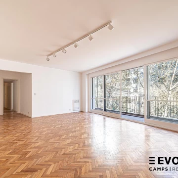 Venta Departamento 5 ambientes con cochera y baulera - Recoleta