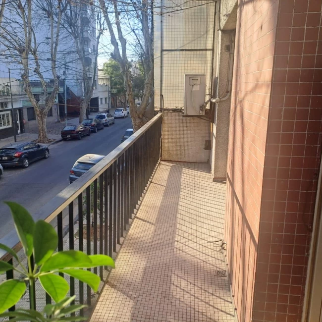SE ALQUILA AMPLIO PH VILLA LURO BALCÓN PATIO TERRAZA