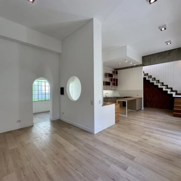 Casa de 3 dormitorios en Planta Alta con Terraza Exclusiva en Sarmiento 1600
