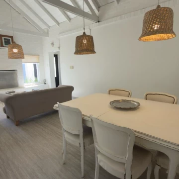 Casa de 4 dormitorios con pileta en alquiler, City Bell
