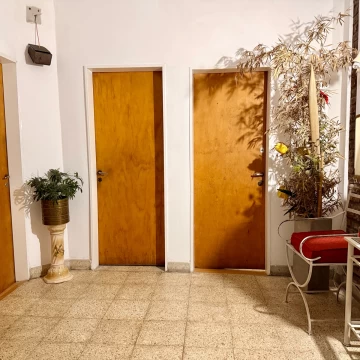 Alquiler Oficina 1er piso escalera - Martin, rosario