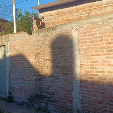Casa a terminar a 1 cuadra de Blas Parera