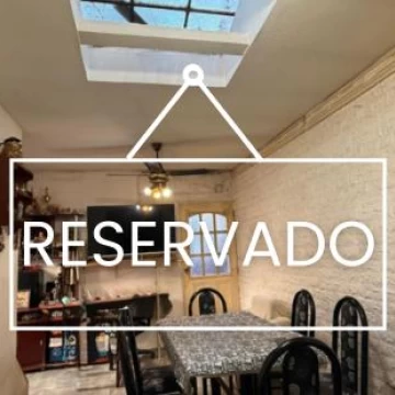 PH en Mataderos a reciclar en barrio naon de 4 ambientes con patio y terraza
