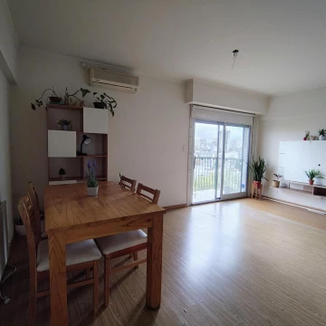 Venta Departamento 3 ambientes con balcón piso alto - Avda Elcano Colegiales