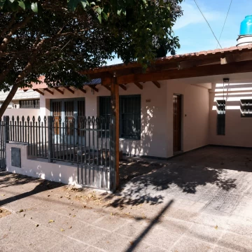 Casa en Venta 3 Dorm Barrio Centro América
