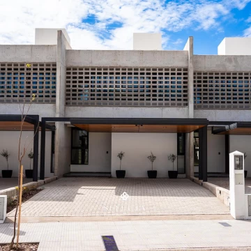 Dúplex a estrenar en Campo Chico: diseño contemporáneo, galería con asador y vida familiar