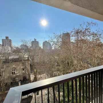 Alquiler Departamento con balcón dos Ambientes Calle 57 entre 7 y 8 La Plata