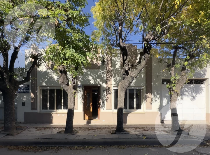 OPORTUNIDAD DE INVERSIÓN - VENTA DE CASA MAS DEPOSITO Y LOCAL EN CENTRO DE SAN PEDRO