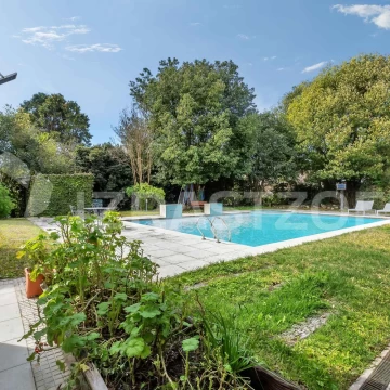 Casa en venta en Los Lagartos   de una sola planta, con 5 dormitorios