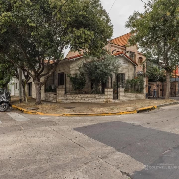 Casa 3 ambientes en Olivos con terraza