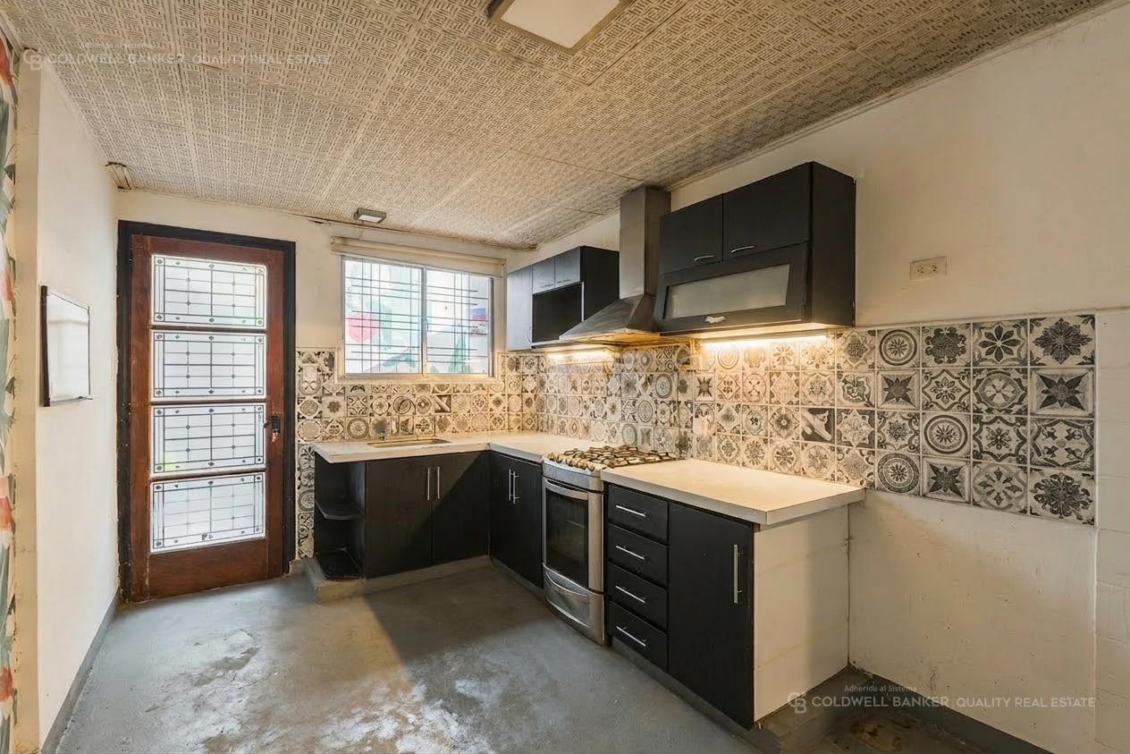 Cocina vacía con IA