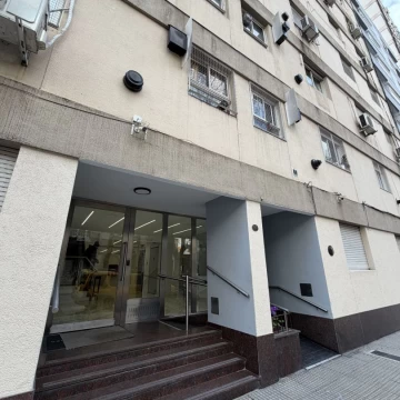 VENTA CUATRO AMBIENTES CON COCHERA, ALMAGRO