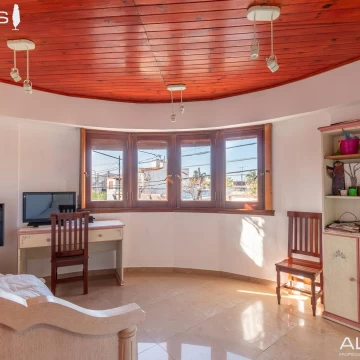 VENTA 3 o 4 AMBIENTES EN RAMOS MEJIA A NUEVO CON HERMOSA TERRAZA