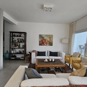 Casa en  alquiler temporal en Barrio Santa Bárbara toda en planta baja del 30 dic al 31 ene 27