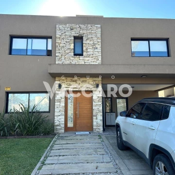  Casa en venta , 4 amb. en barrio cerrado María Eugenia Residences & Village, Moreno
