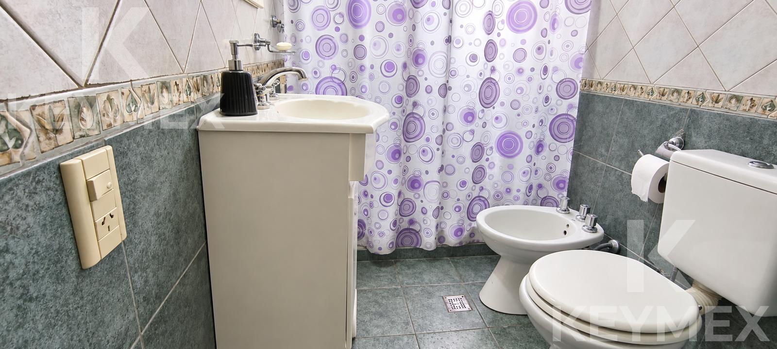 baño completo con ducha