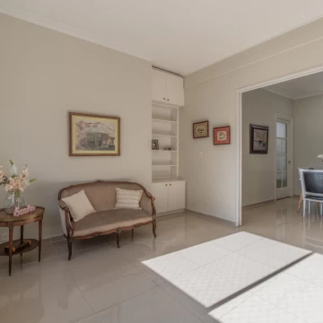Venta 3 amb.  Belgrano  Neo francés ; Renovado , piso alto , luminoso y gran jardin comun