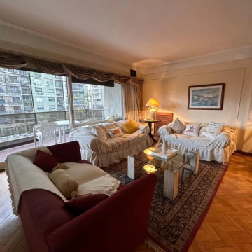 VENTA SEMIPISO CUATRO AMBIENTES CON COCHERA, CABALLITO