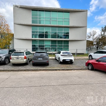Oficina en venta en Pilar