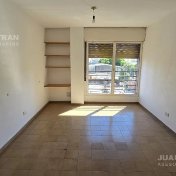 Departamento de 2 dormitorios en alquiler - Barrio Alberdi - Duarte Quiros 1000