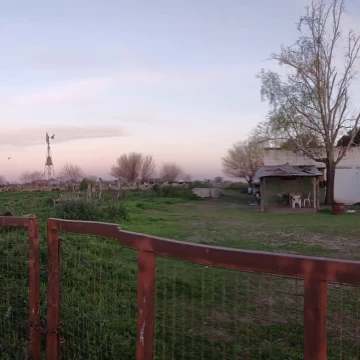 OPORTUIDAD INVERSORES. ZONA INDUSTRIAL .SE VENDE  2,6 HAS CON CASA . GRAL LAGOS A 1 KM DE AUTOPISTA
