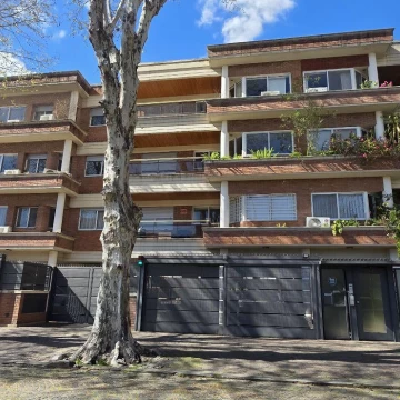 ALQUILER 2 AMBIENTES EN VILLA DEVOTO CON COCHERA AL FRENTE